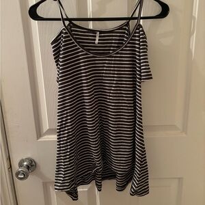 Tresics Black and white striped t shirt Medium